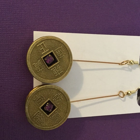 Good Luck Shell Brass Earrings - Picture 4 of 4