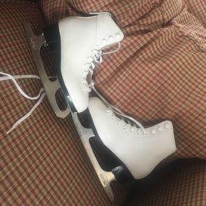 Ice skating shoes