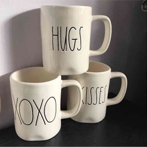 Rae Dunn mug set