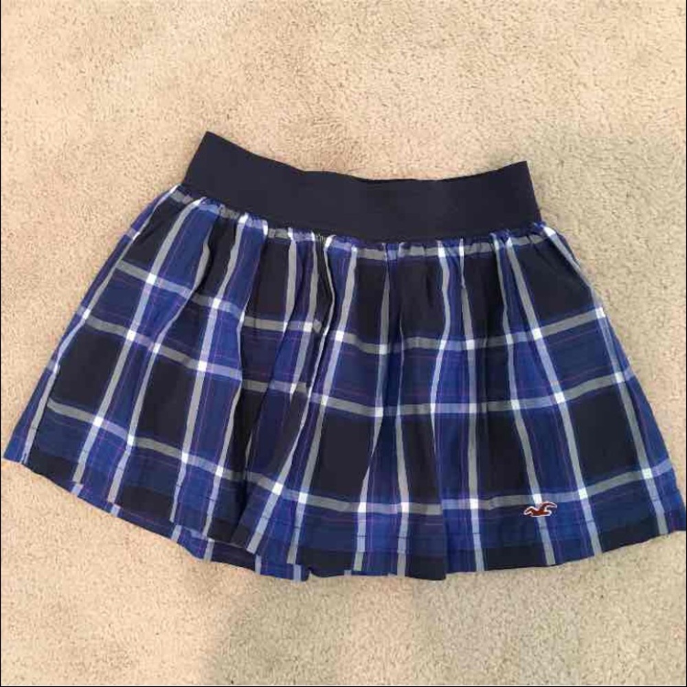 Hollister plaid skirt. Size small. Never worn