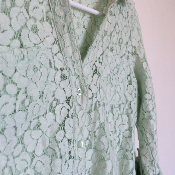 Lace top - Picture 2 of 3