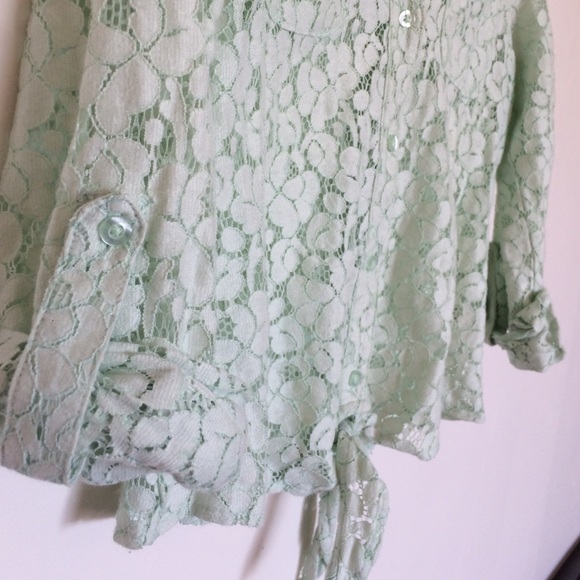 Lace top - Picture 3 of 3