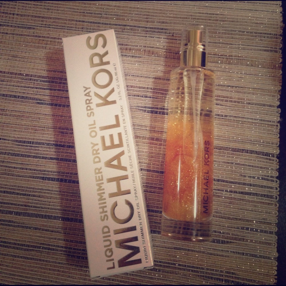 Shimmer dry oil spray