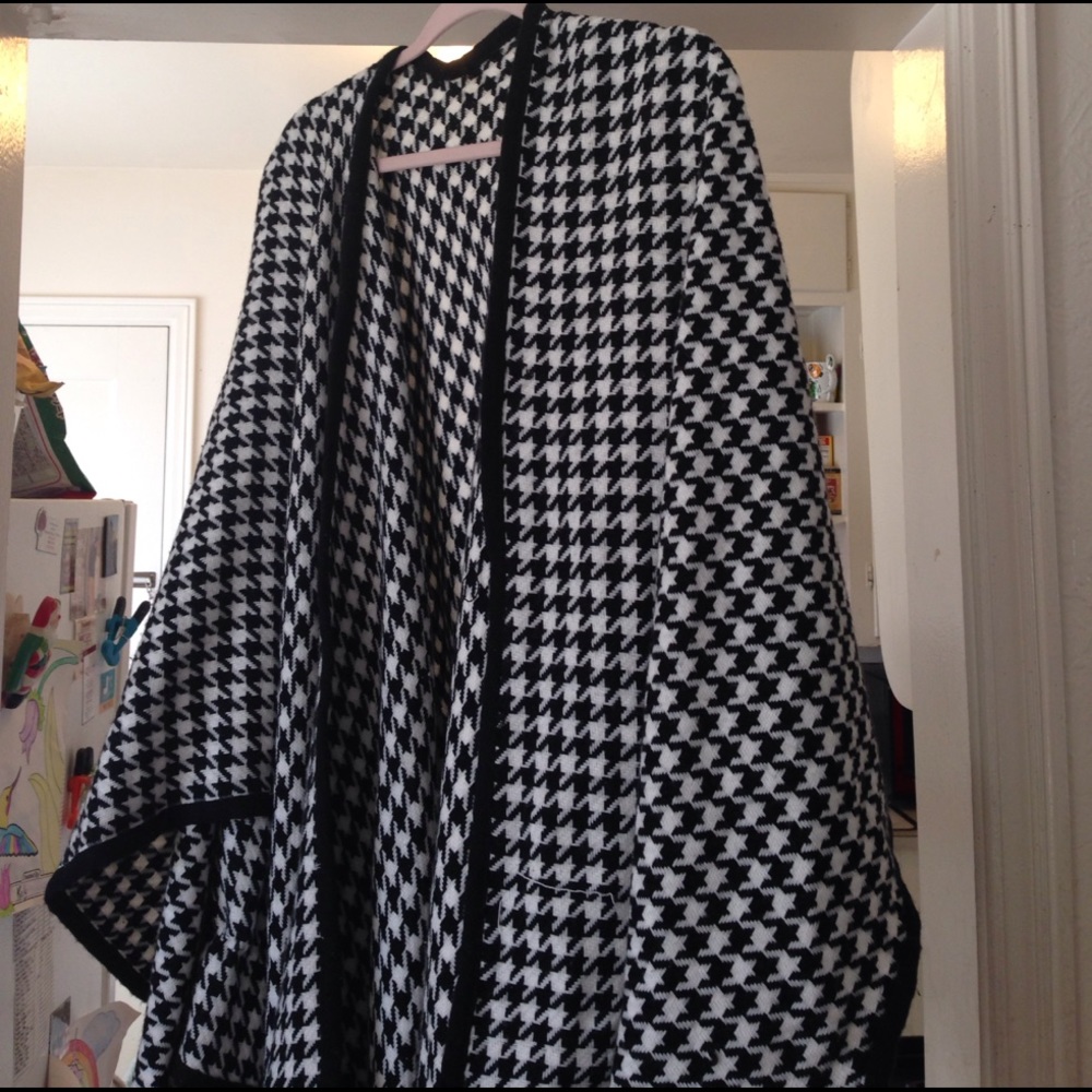 Lane Bryant houndstooth wrap