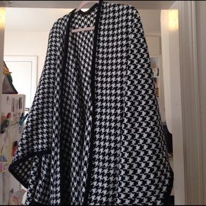 Lane Bryant houndstooth wrap