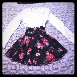 ⚫️Beautiful flowery dress ⚫️