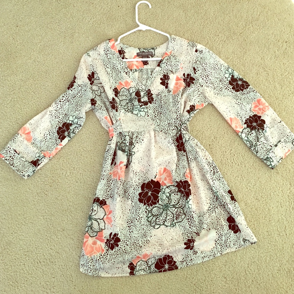 Size medium pea in a pod top or tunic maternity