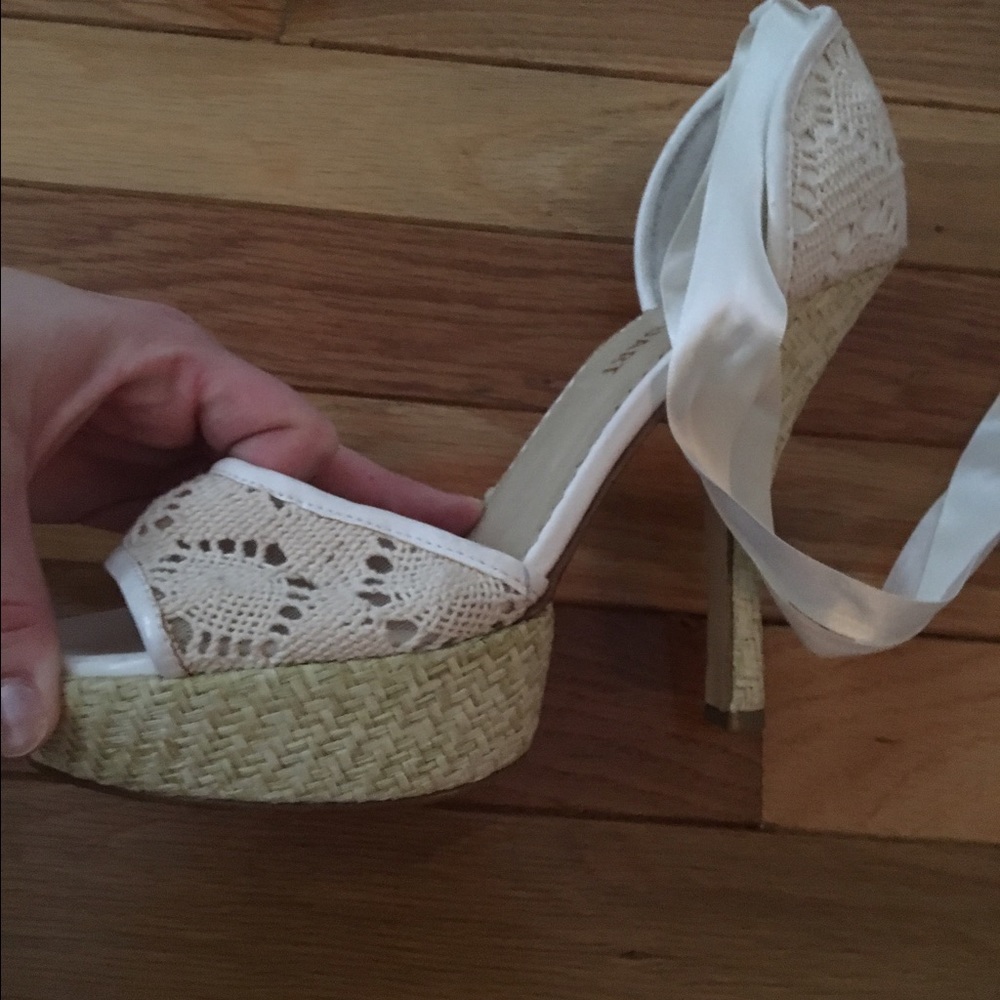 Colin Stuart heels from Victoria secret, - Picture 2 of 5