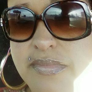 Meet your Posher, Tania