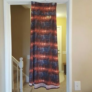 LuLaRoe Maxi skirt - Red/Black tie-dye print - 3X