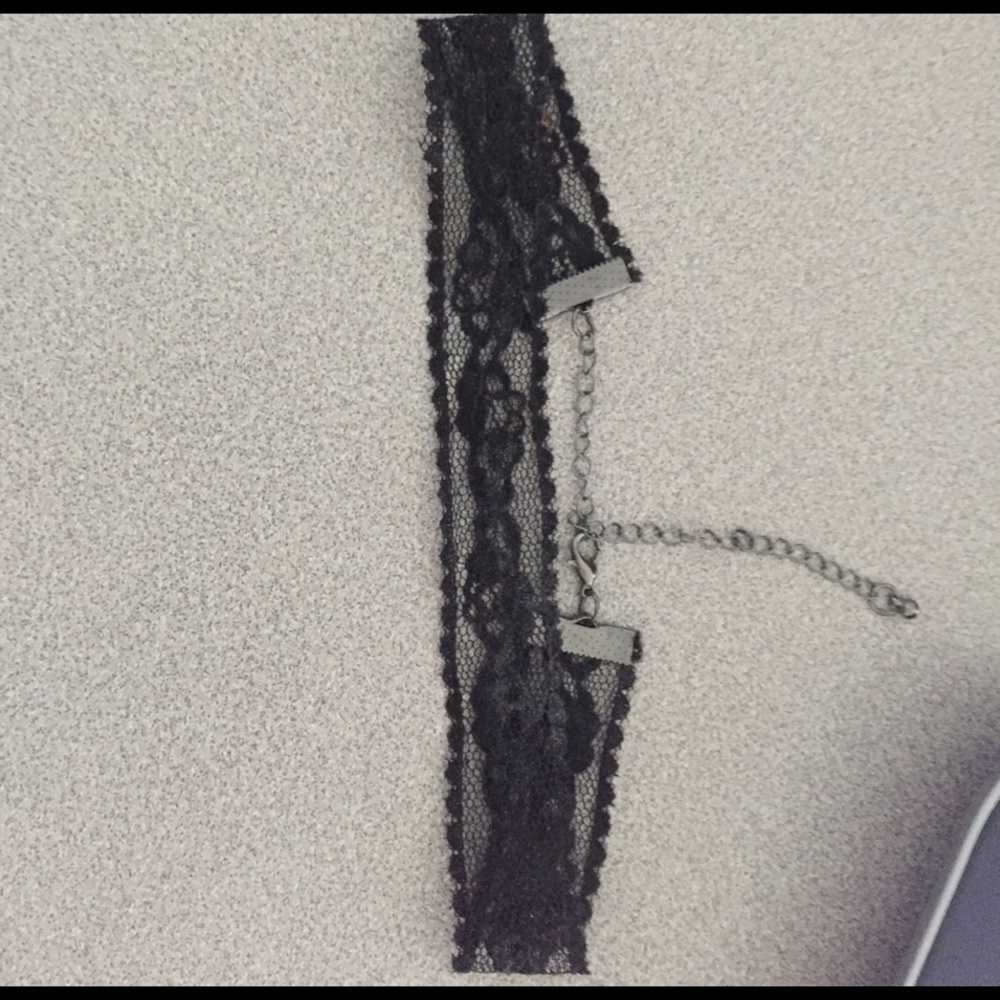 Black lace choker