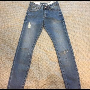 Never Worn Distressed Capri Skinny Jeans!
