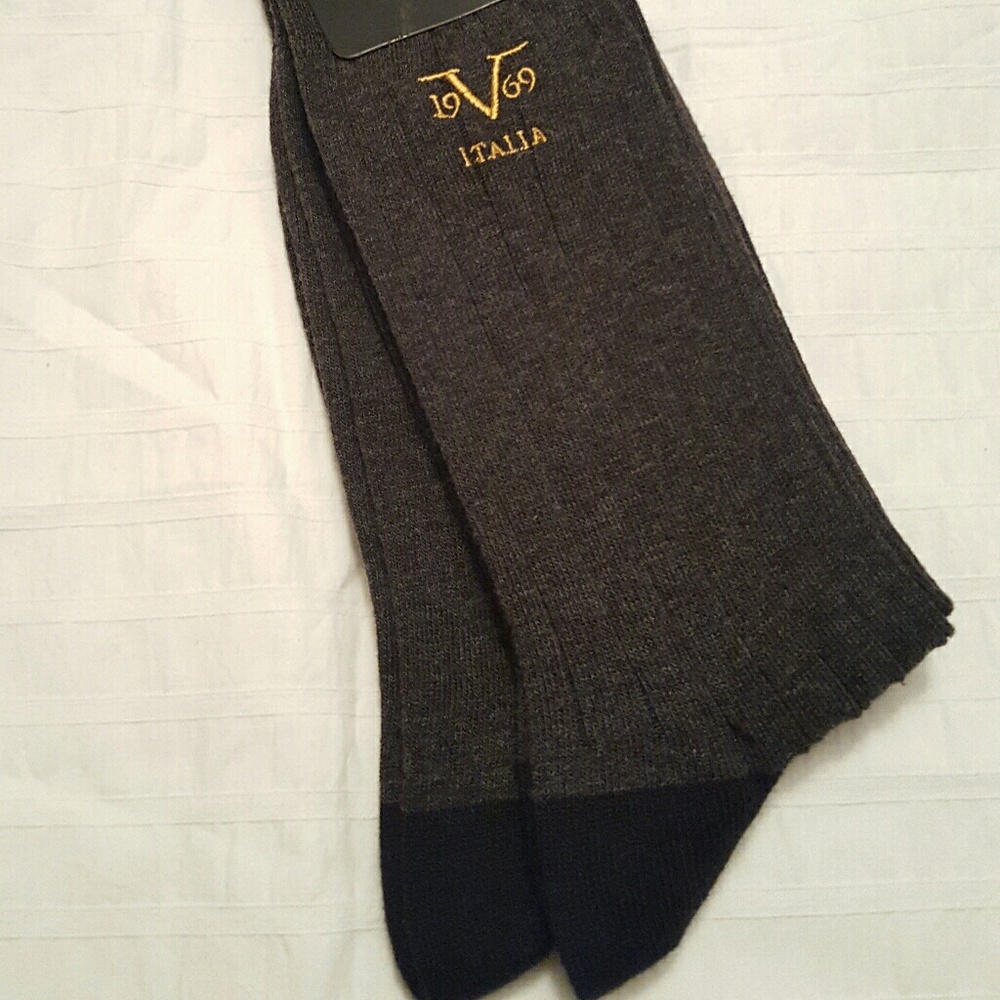 🚫SOLD ON M E R C A R I 🚫V 19.69 Italia Socks - Picture 3 of 3