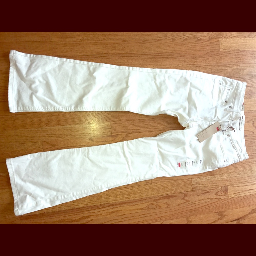 White Levi's Bootcut jeans size 5