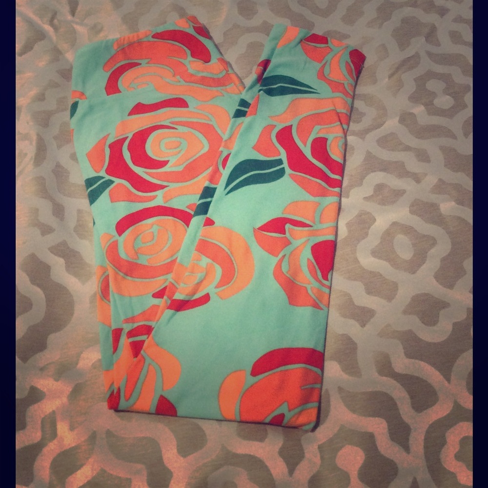 LuLaRoe Disney roses leggings, OS