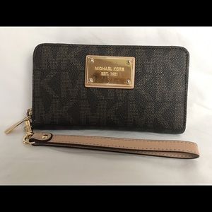 Michael Kors Wristlet