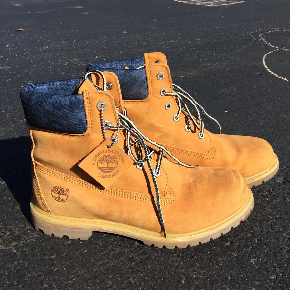 Women's Size 10 authentic Timberland Boots
