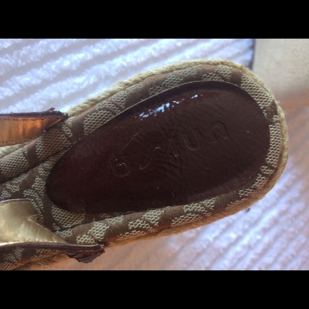 Unisa size 7 brown & tan/beige espadrilles/wedges - Picture 2 of 3