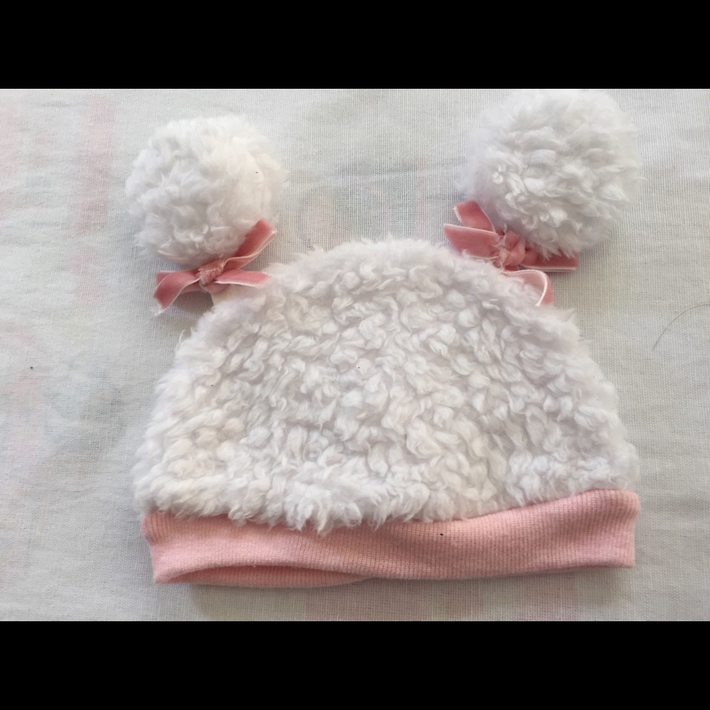 CachCach hat and burp clothes