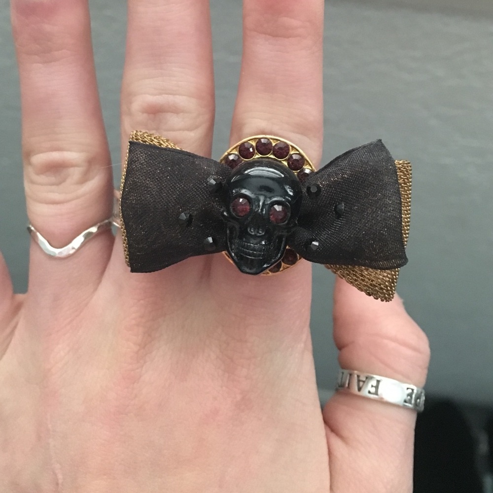 Tarina Tarantino skull ring.