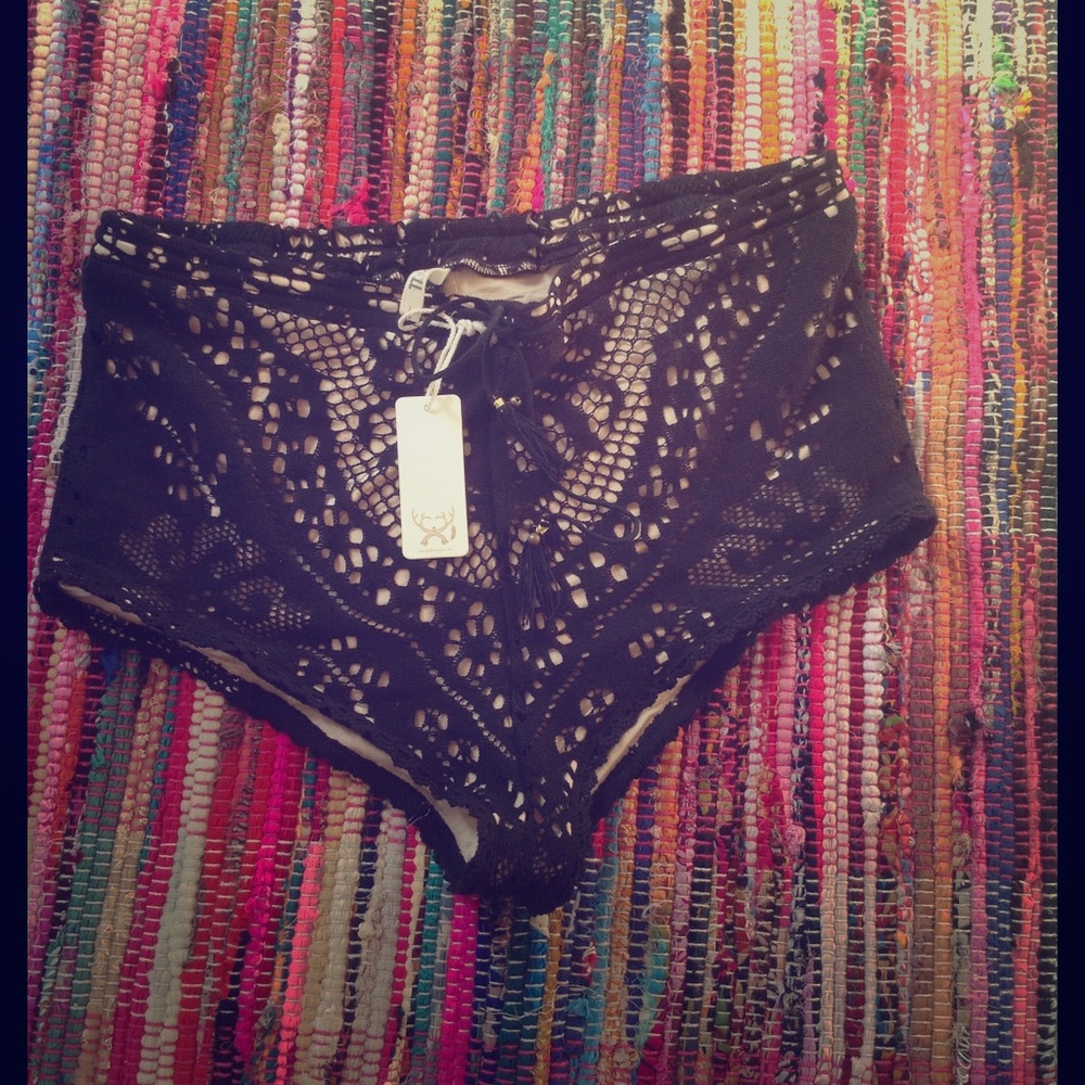 Spell and the Gypsy Fleetwood Shorts Large