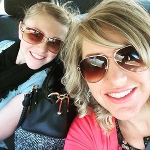 Meet your Posher, Kayla