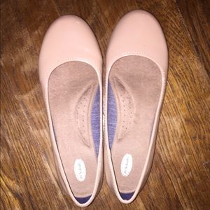 Patent leather nude flats