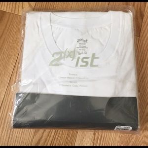 Set of 3 Crew Neck White T. Size medium. NWT