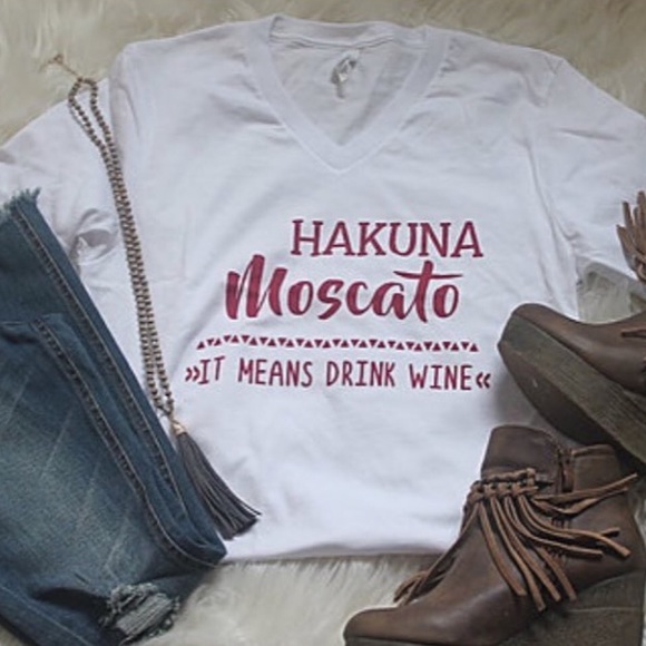 Wine tee 🍷 - Picture 1 of 1