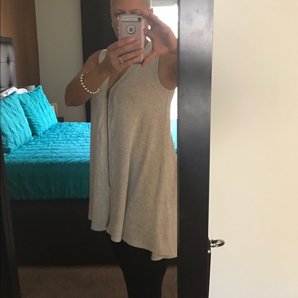 Great Top! ❤ - Picture 2 of 4