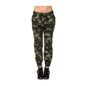 Slim fit camo joggers