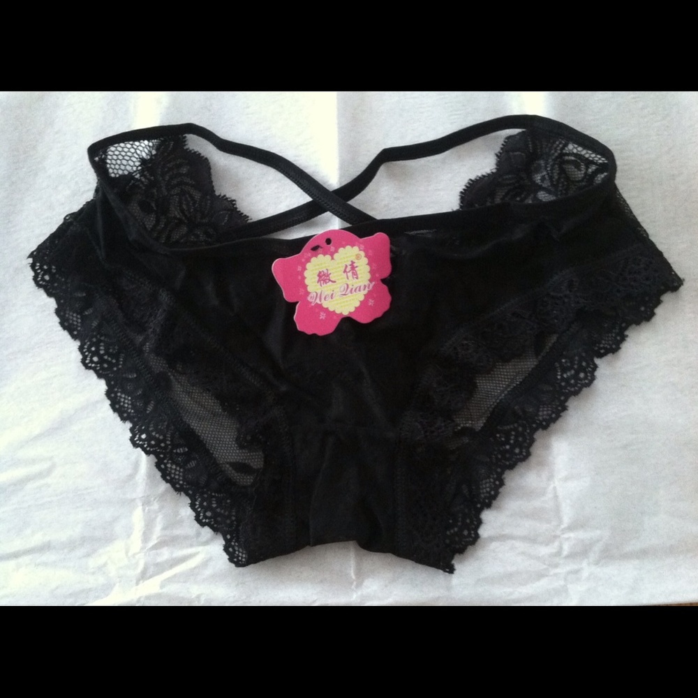 Black Lace Crisscross Buttcrack Cheeky Panty