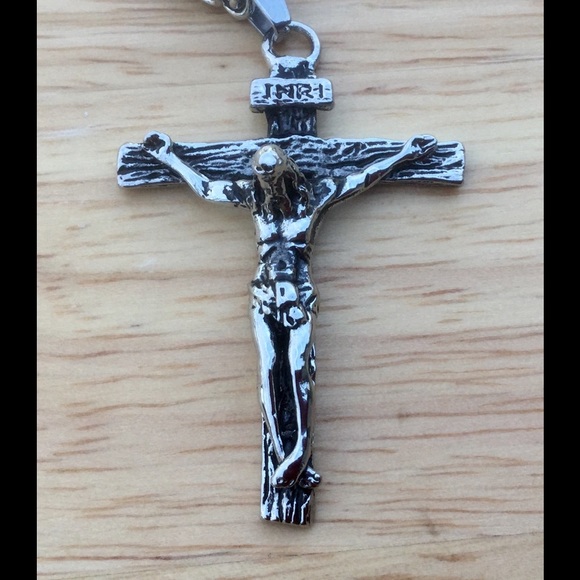 Unique design Jesus Christ Crucifix Cross necklace - Picture 2 of 5
