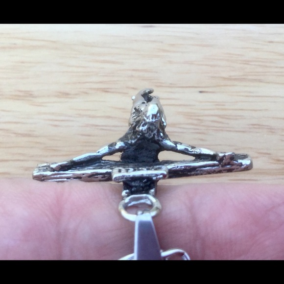 Unique design Jesus Christ Crucifix Cross necklace - Picture 5 of 5