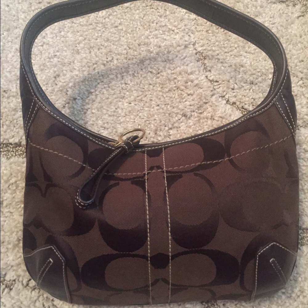 AUTHENTIC Coach shoulder bag
