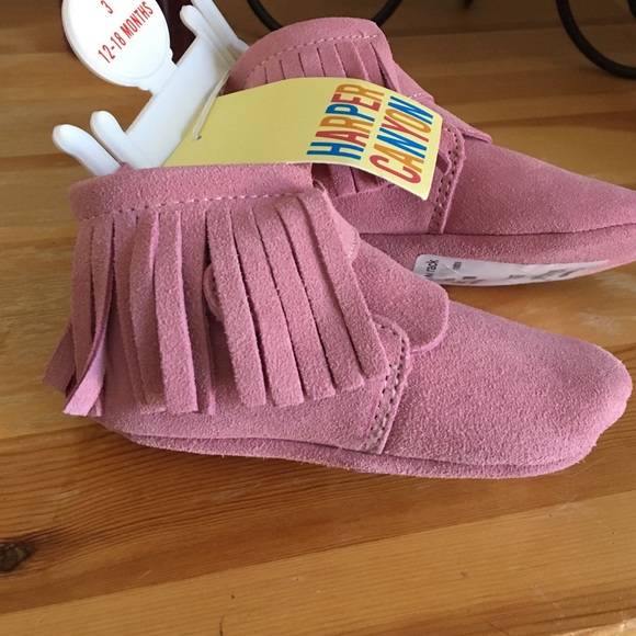 Harper Canyon Baby Booties 12-18 months - Picture 2 of 3