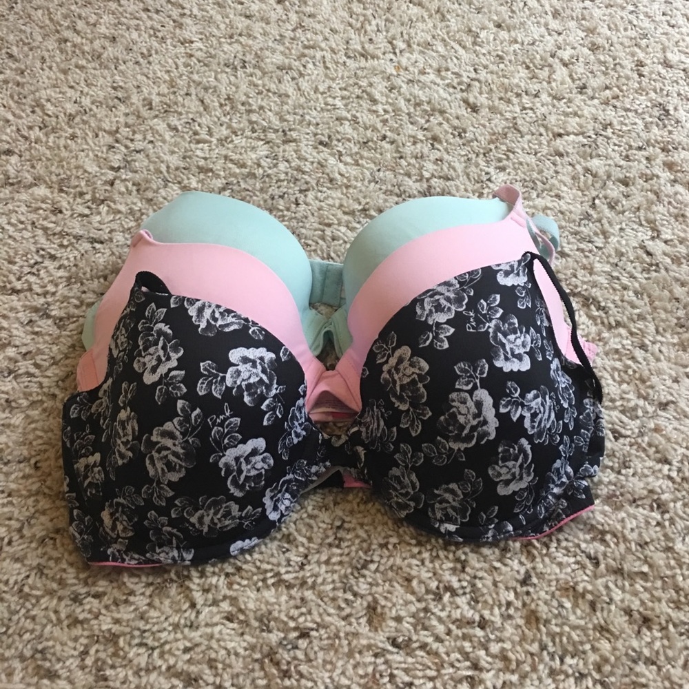 Victoria's Secret Pink bra bundle