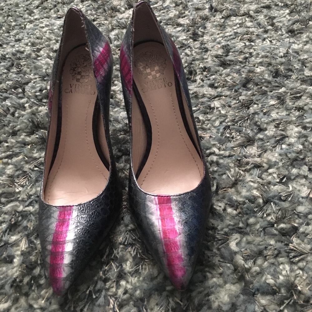 Vince Camuto leather pumps