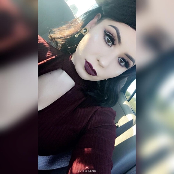 Meet your Posher, Corinna - Picture 1 of 1