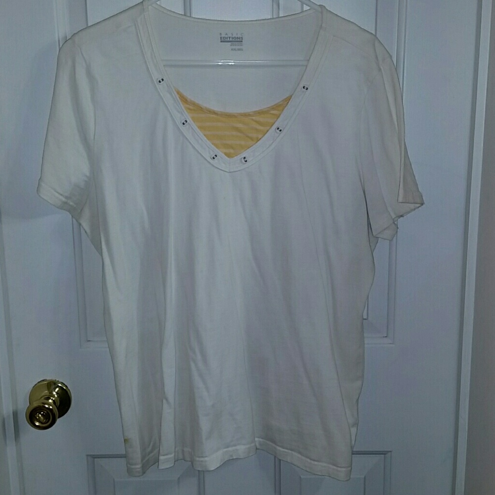 Cute white cotton top with yellow vneck