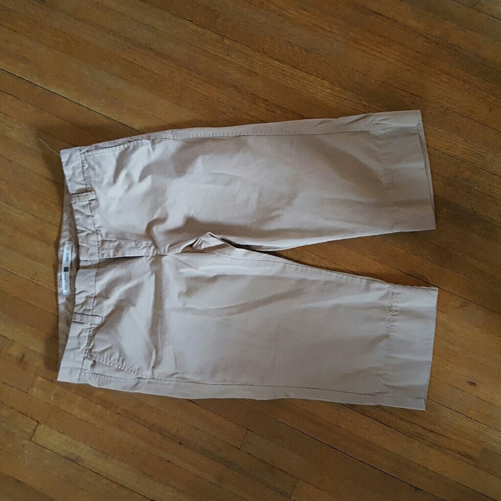 Gap Khaki Capris, size 12.  Inseam 19"