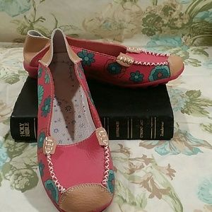 PINK FLOWERED LOAFERS