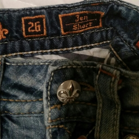 SOLD Rock Revival shorts - Picture 3 of 3