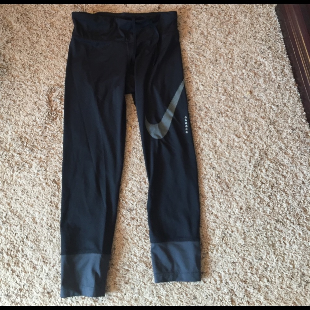 Nike dri fit crop leggings