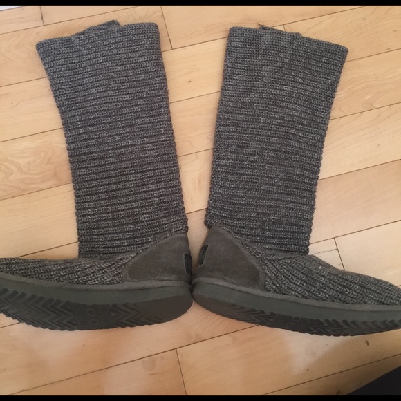 Uggs: Gray crochet - Picture 2 of 4