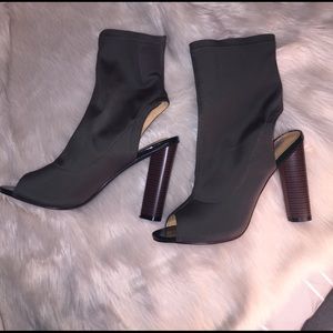 Brand New Olive low top boots