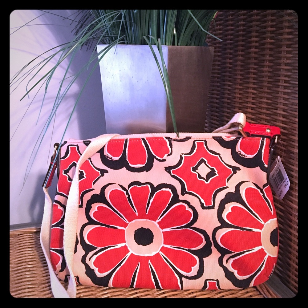 HP🎉2/26🎉NWT Coach Floral Scarf Print EWSwingpack