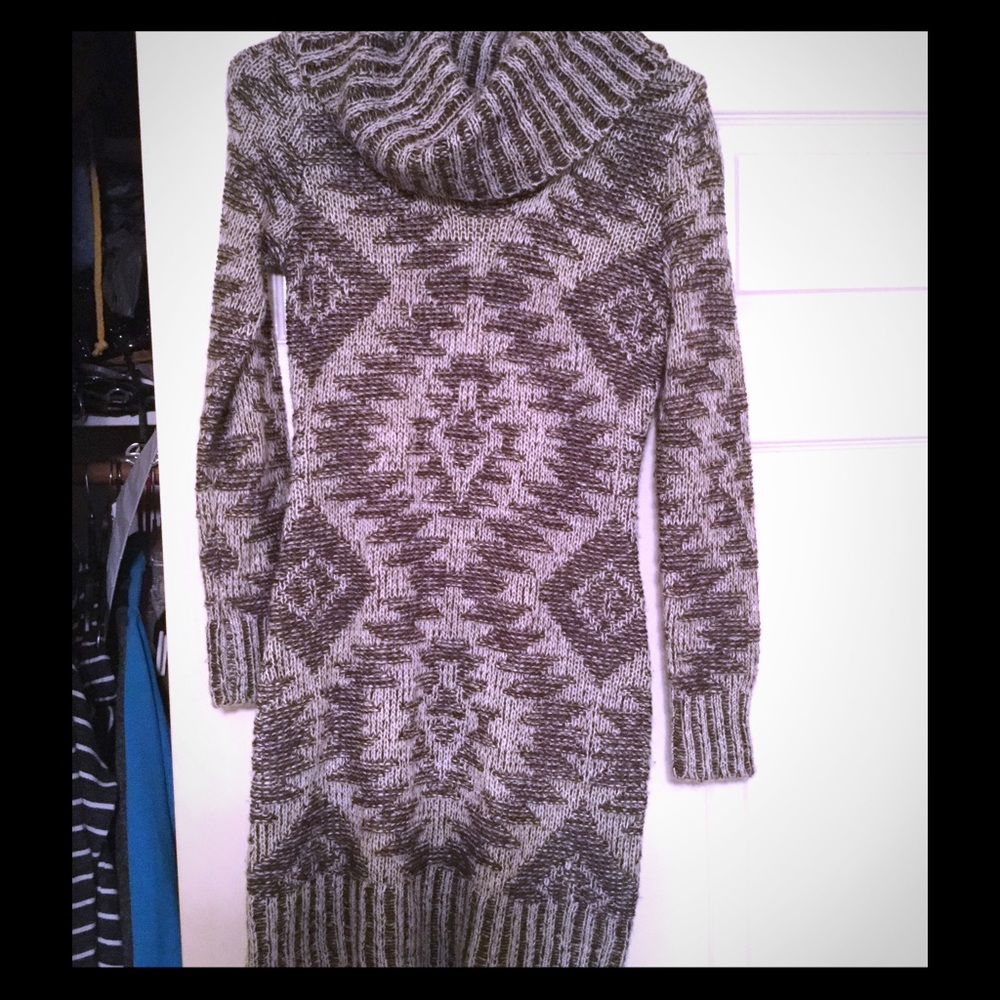 Charming Charlie long sleeve sweater dress