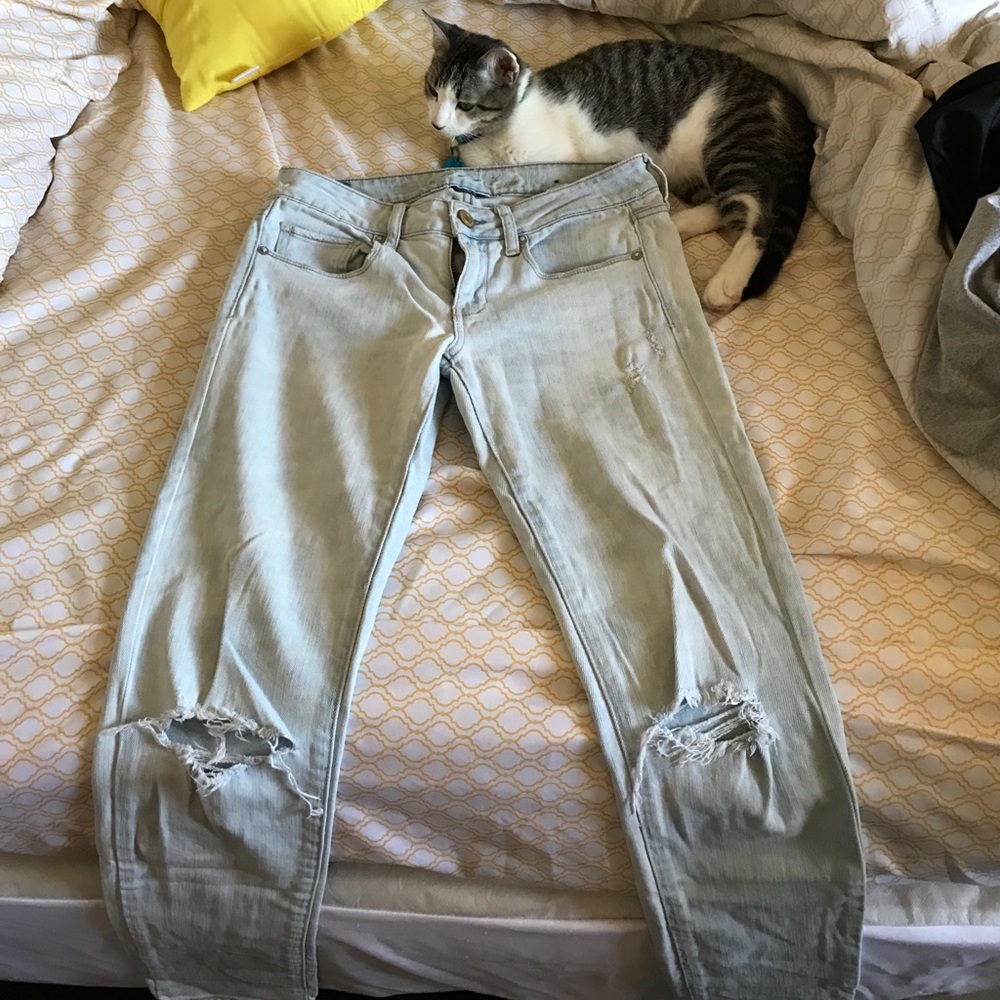 American eagle distressed boyfriend fit jeans!