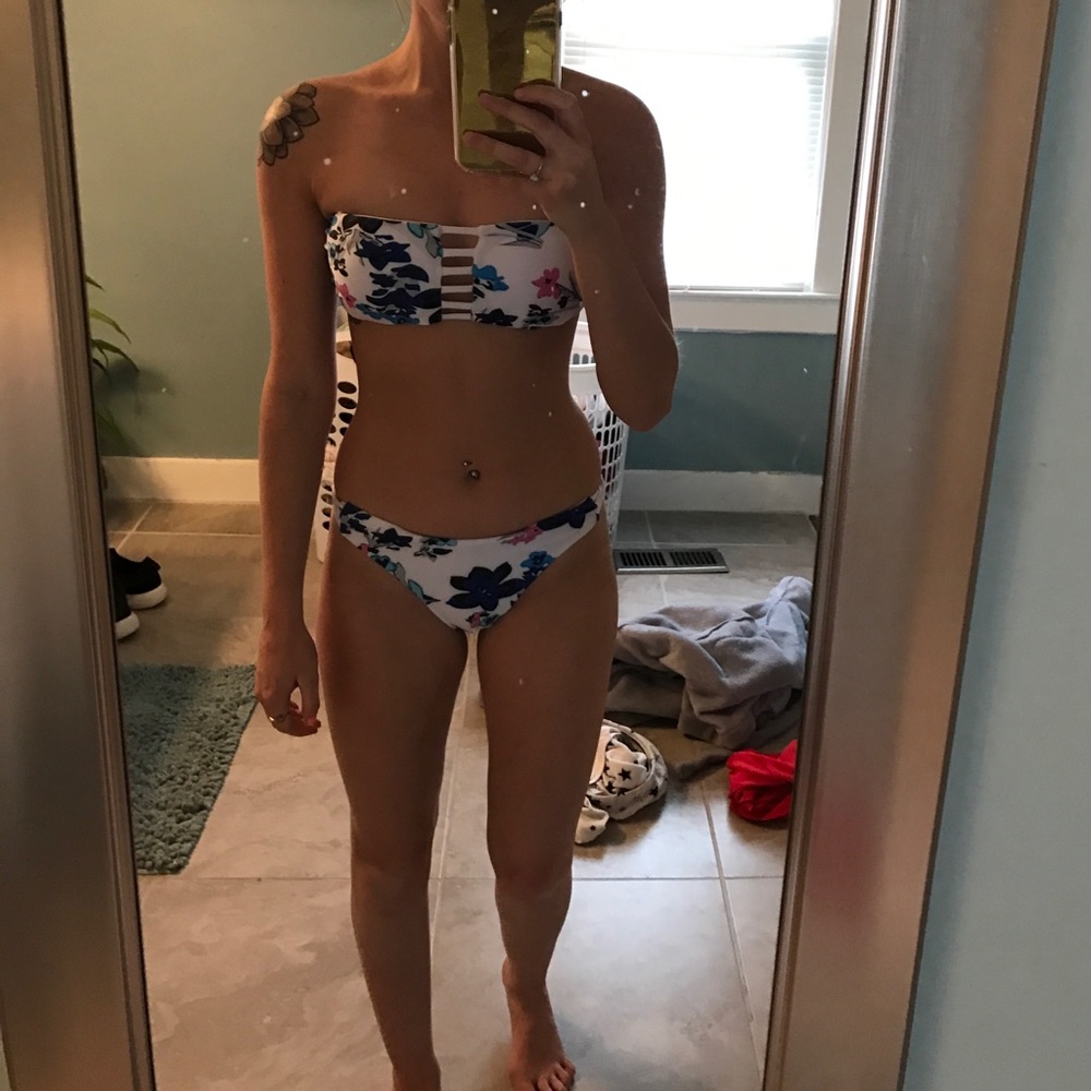 Brand new floral bikini - Picture 5 of 6